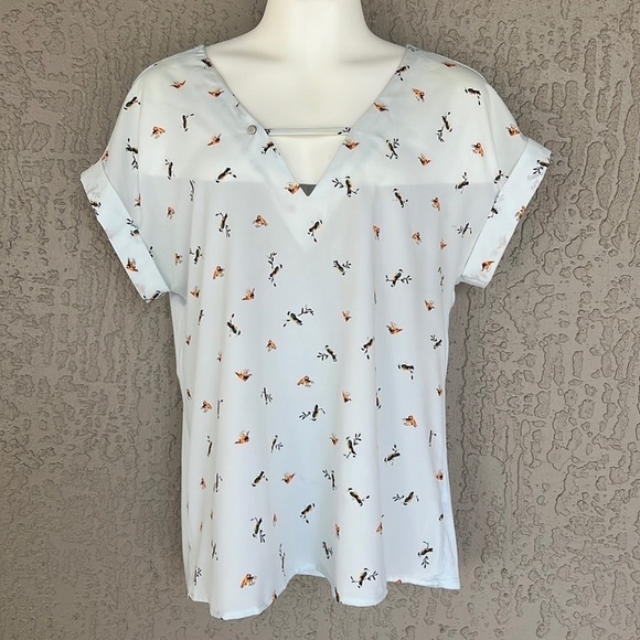 A New Day Aqua Bird Print V Neckline Short Cuffed‎ Sleeve Top - Picture 2 of 11
